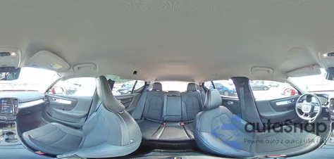 2020 Volvo Xc40 T4 Momentum z USA, uszkodzony, nr VIN YV4AC2HK1L2211114